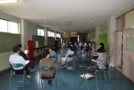 school staff meeting at open floor11.jpg