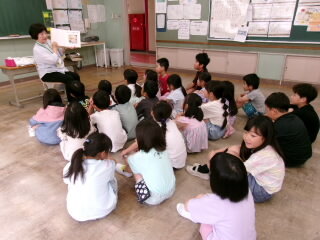 20250616yomikikase001.JPG