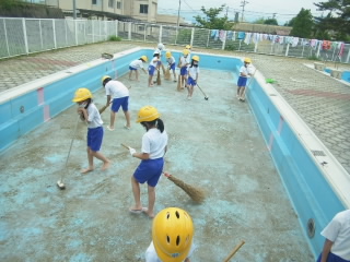 20200619poolsouji002.jpg