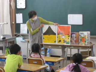 読み聞かせ24.-10 (1).JPG