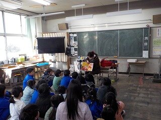 読み聞かせ (2).jpg