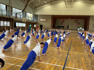 20250508-6.kumitaiso02.png