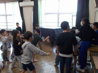 児童会交流 (1).jpg