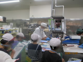 3年スーパー見学 (2).JPG