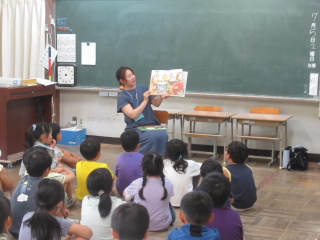 読み聞かせ (1).JPG