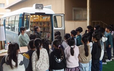 bookbus3.jpg