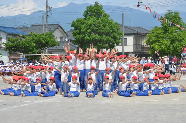 南小学校のホームページ