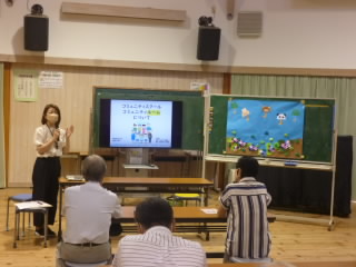 060723 comunitiroom setumeikai (3).JPG