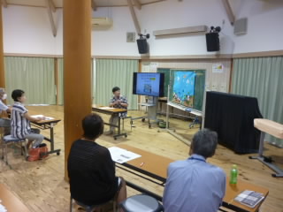 060723 comunitiroom setumeikai (4).JPG