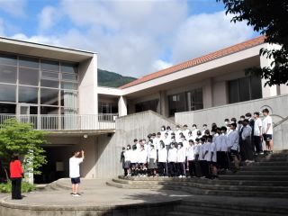 r6061001.jpg