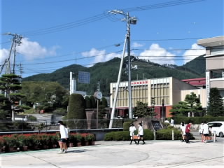 r6090505.jpg