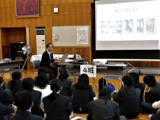 r6111101.jpg
