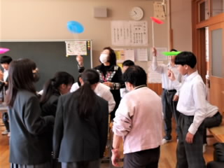 r6111105.jpg