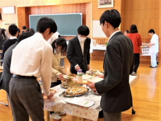 r6111106.jpg