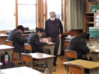 r6111307.jpg