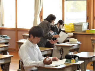 r6111309.jpg