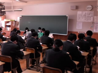 r6120302.jpg