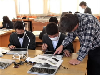 r6120304.jpg