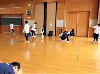r7031101.jpg