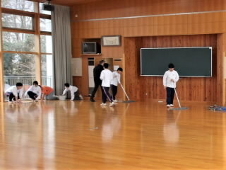 r7031102.jpg