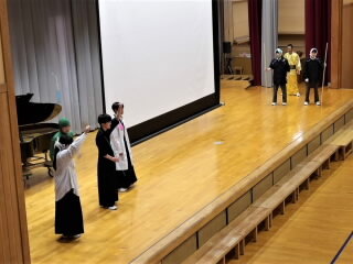 r7031402.jpg