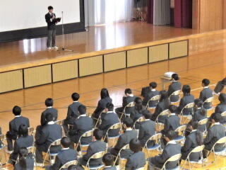 r7040701.jpg
