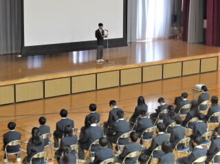 r7040702.jpg