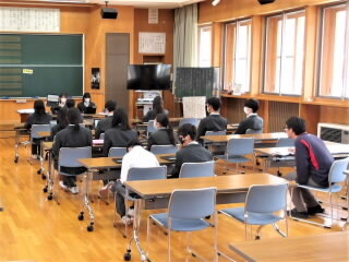 r7041107.jpg