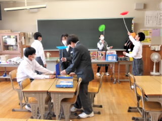r7043002.jpg