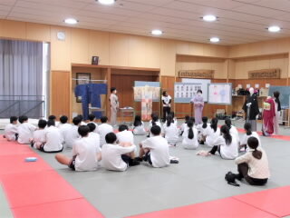 r7060301.jpg