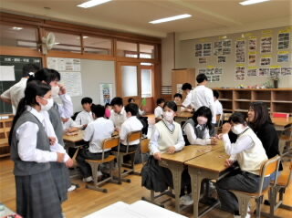 r7061102.jpg