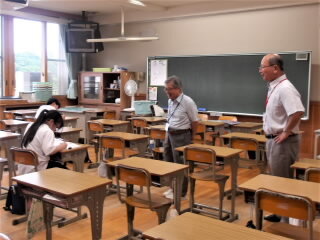r7062504.jpg