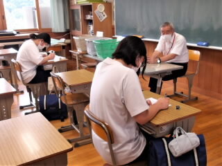 r7071605.jpg