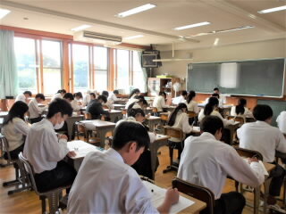 r7100201.jpg