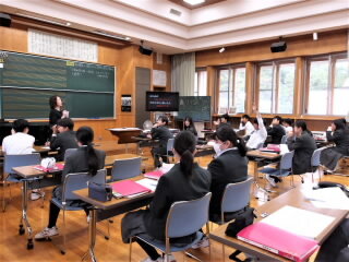 r7101601.jpg
