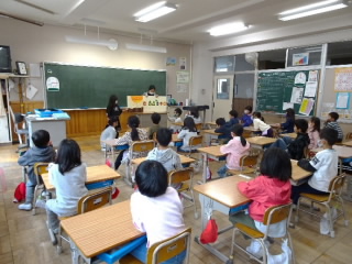 20201106yomikikase001.jpg