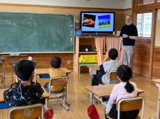 202504gaikokugo.jpg