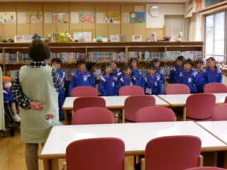202504tosyokan1nen01.jpg
