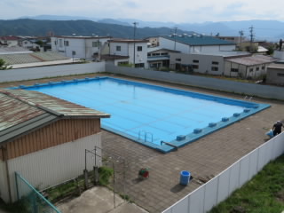 R040607pool09.JPG