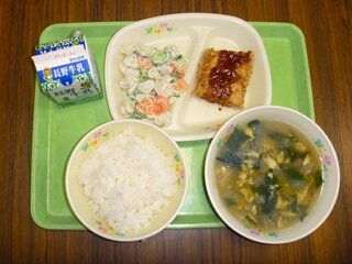 バレンタイン給食①HP用.JPG