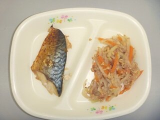 給食②HP用.JPG