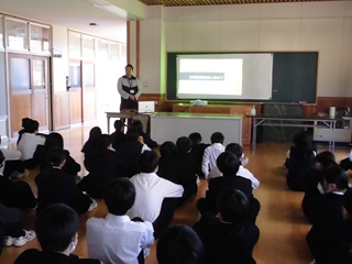 中学校説明会１HP用.jpg