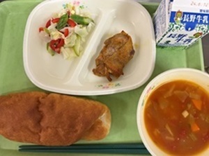 給食②縮小.jpg